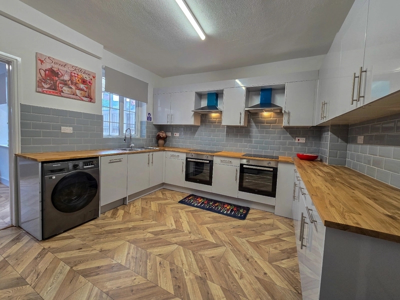Sherwin Grove, 5-Bed Ensuite Student Home NG7 2EZ - Thumbnail 18